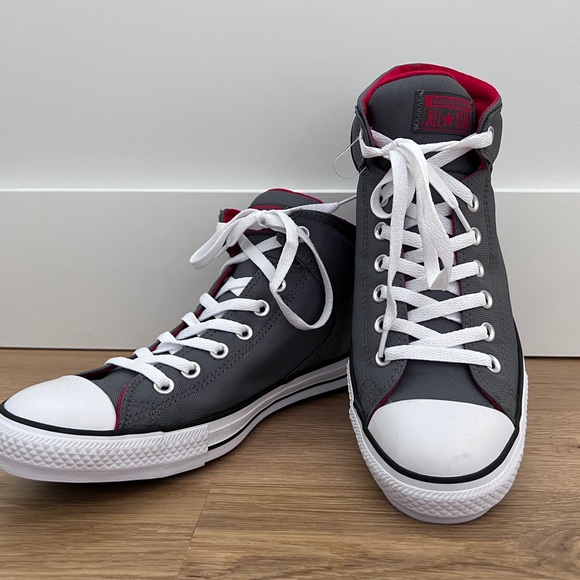 Converse Chuck Taylor High Top NEW! (10)